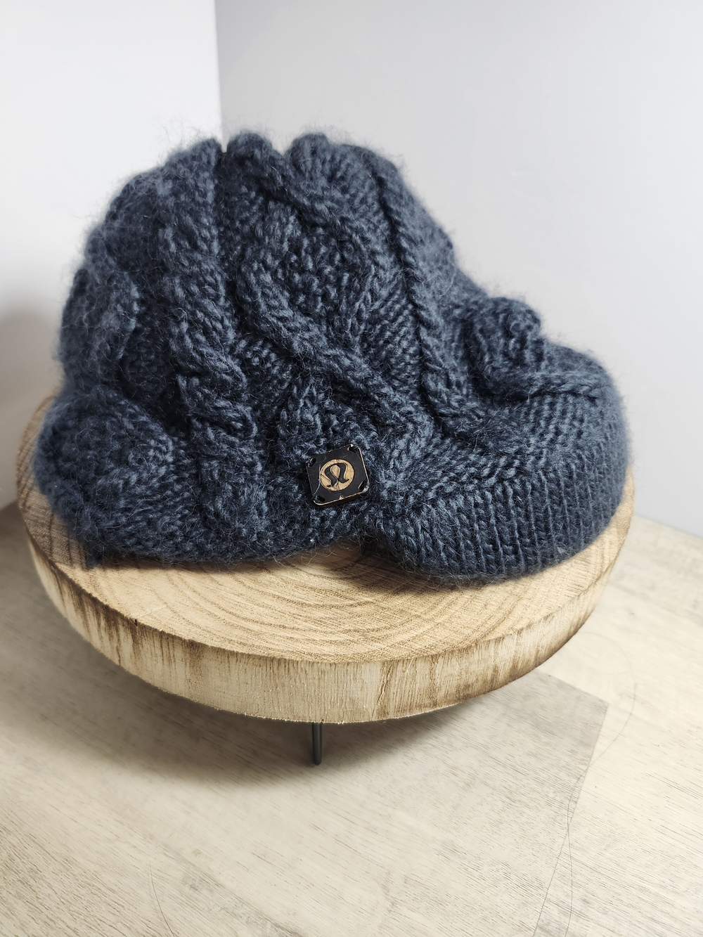 lululemon athletica Women's Dark Blue Cable Knit Visor Beanie